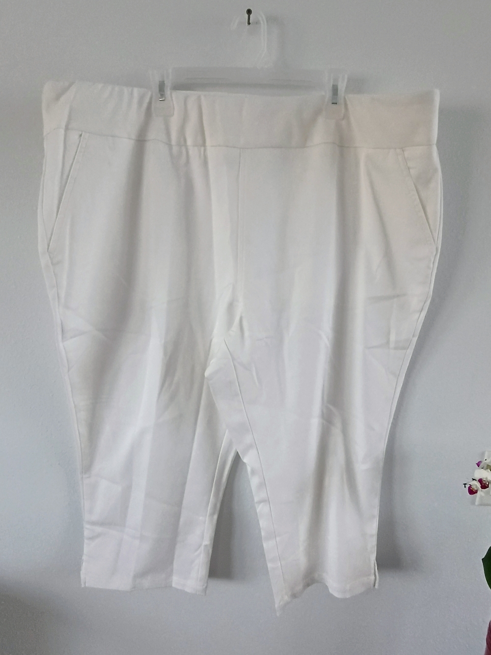 Blair White Capri Pants Women’s 24W Pull On Stretch Cropped Classic Clean